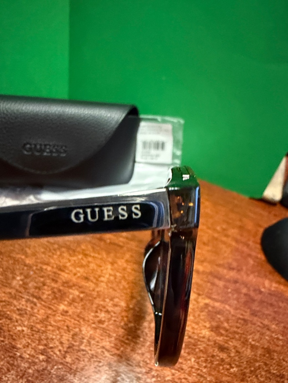 GUESS Tortoiseshell Round Sunglasses - Dark Blue Lenses - Picture 4 of 4